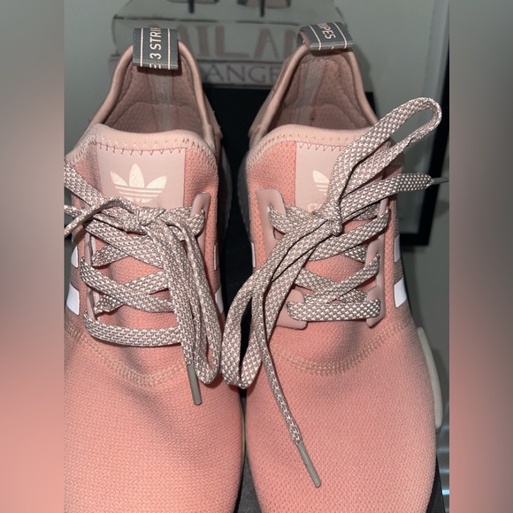 Women’s Adidas NMD R1 - Picture 2 of 8